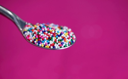 零食添加劑對(duì)孩子的傷害，超乎你想象，如何識(shí)別